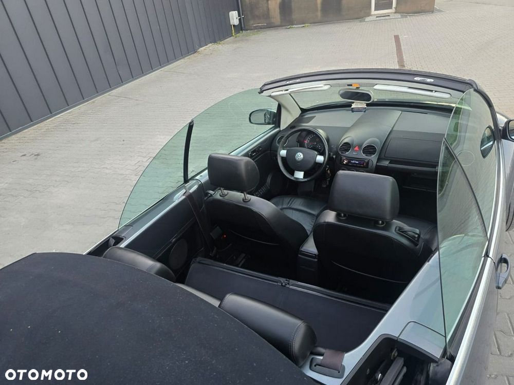 Volkswagen New Beetle - 30