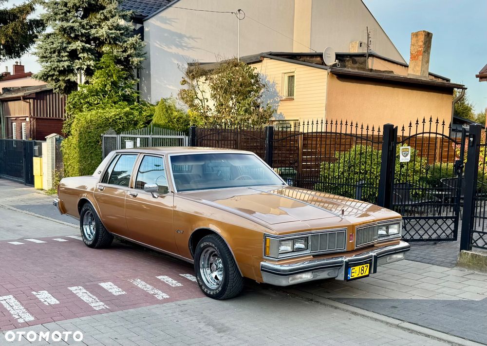 Oldsmobile Delta 88 - 19