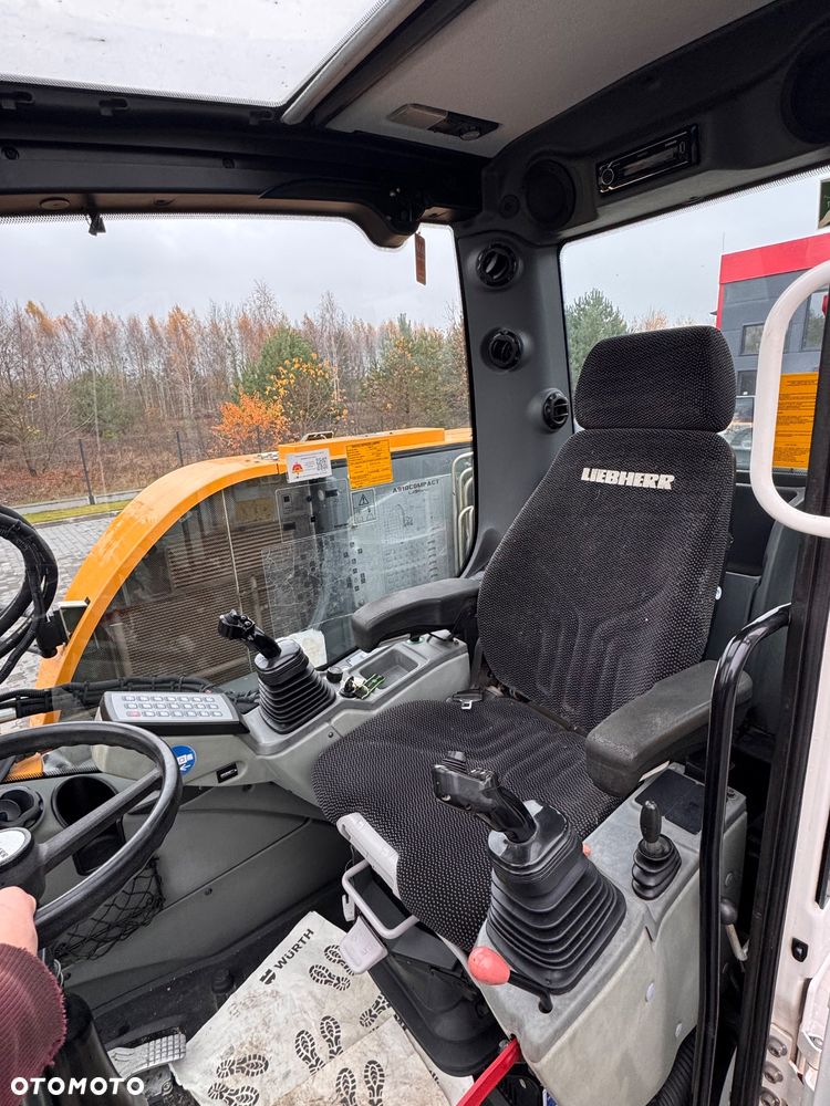 Liebherr A910 compact |2017|łapy-plug| rototilt ze szczypkami | 7200mtg |3 łyzki|warta  uwagi - 24