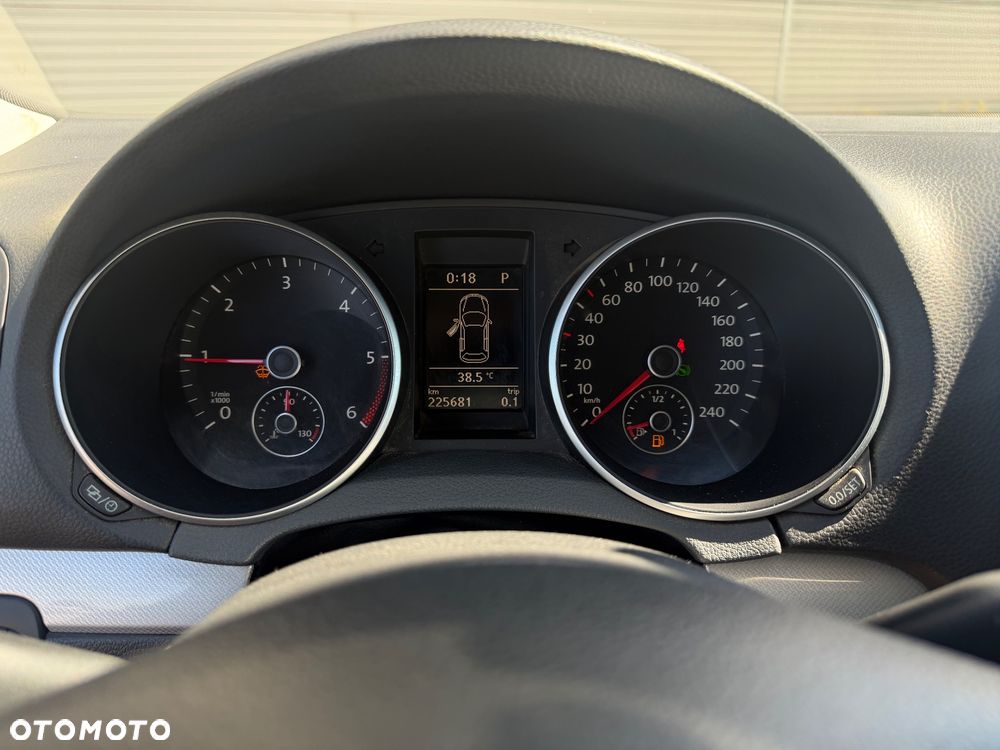 Volkswagen Golf 2.0 TDI DPF DSG MATCH - 4