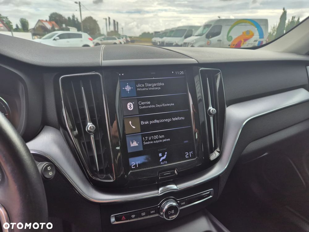 Volvo XC 60 B4 D AWD Geartronic Momentum Pro - 26