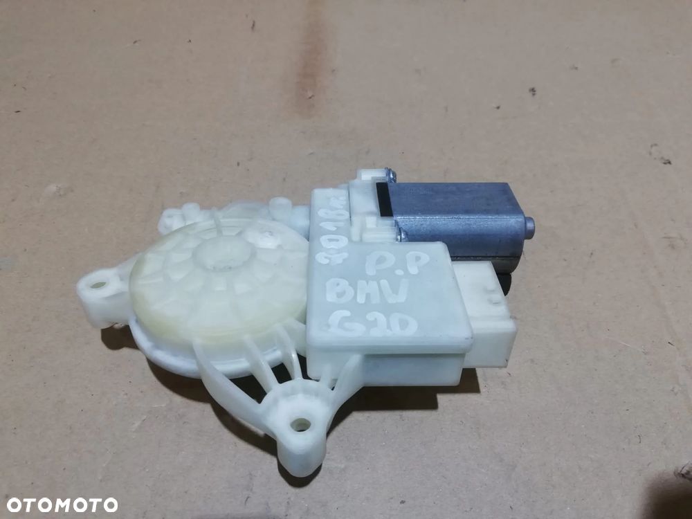 BMW 3 G20 hybrid Przedni prawy silnik podnośnika szyby drzwi 8495866 C80698-1