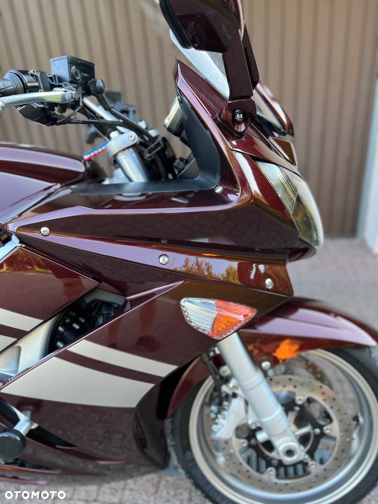 Yamaha FJR - 9