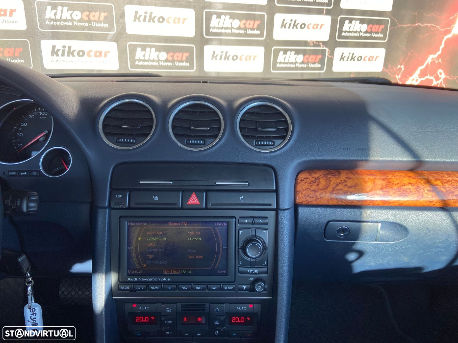 Audi A4 Cabrio 2.4 Multitronic Exclu. - 28