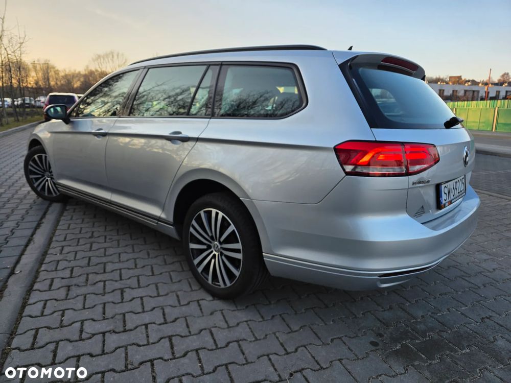 Volkswagen Passat 2.0 TDI (BlueMotion Technology) DSG Comfortline - 10
