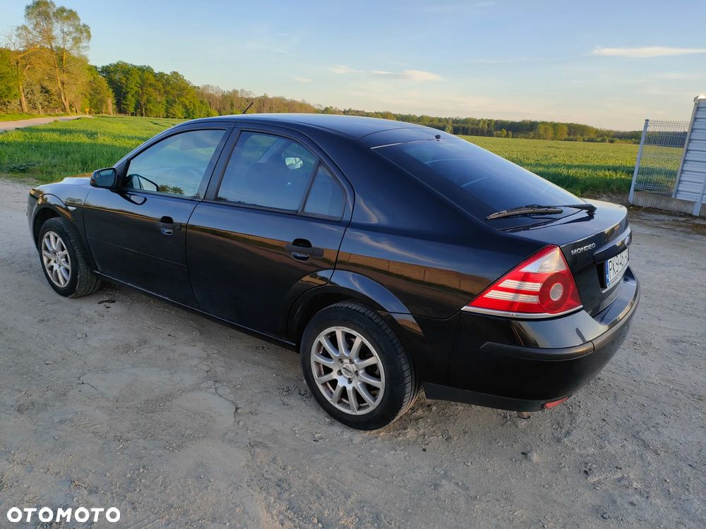 Ford Mondeo 1.8 Ambiente - 9