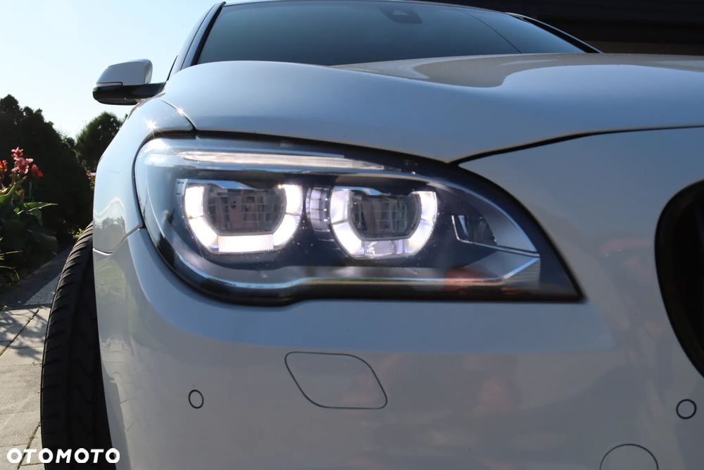 BMW Seria 7 750i - 14