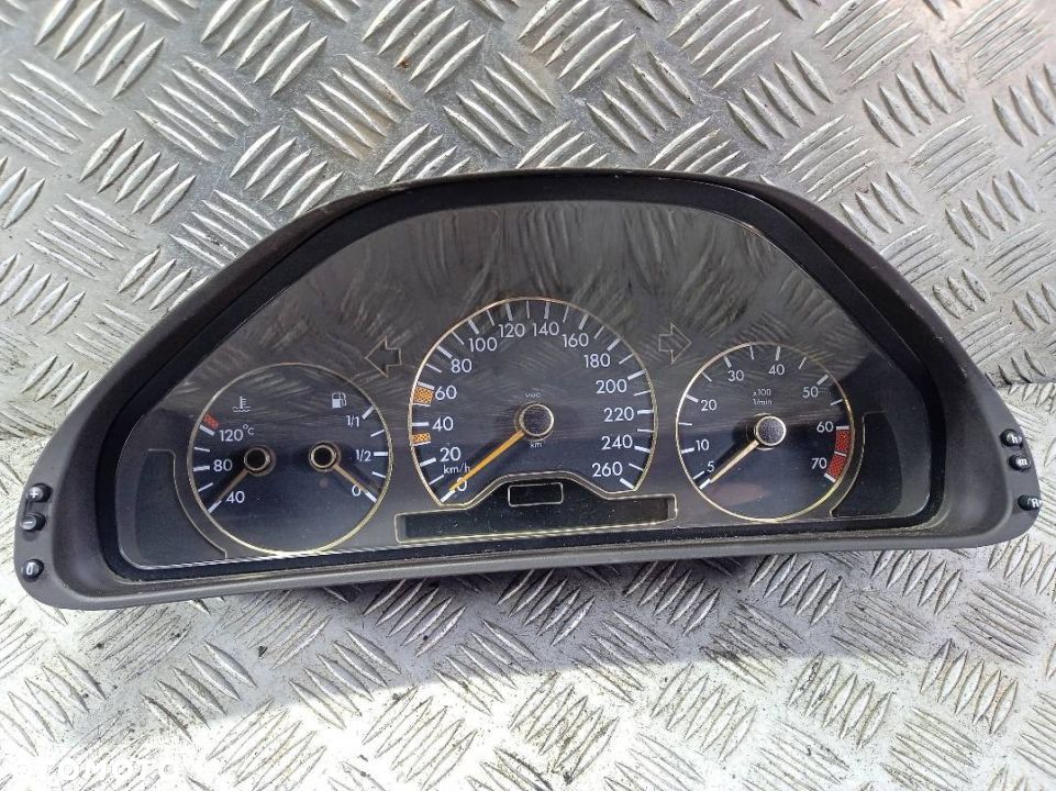 LICZNIK ZEGARY MERCEDES W208 CLK 230 2085402911 - 1