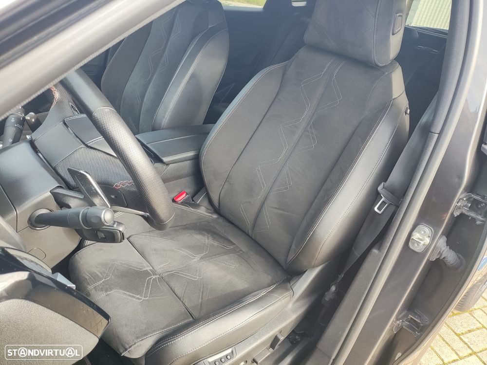 DS DS7 Crossback E-Tense Performance Line EAT8 - 32