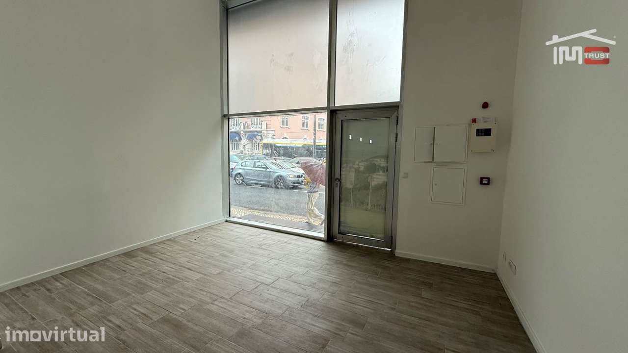 Loja Remodelada RC e Cave 232m2 - Av. Duque de Loulé / Lisboa - Grande imagem: 4/38
