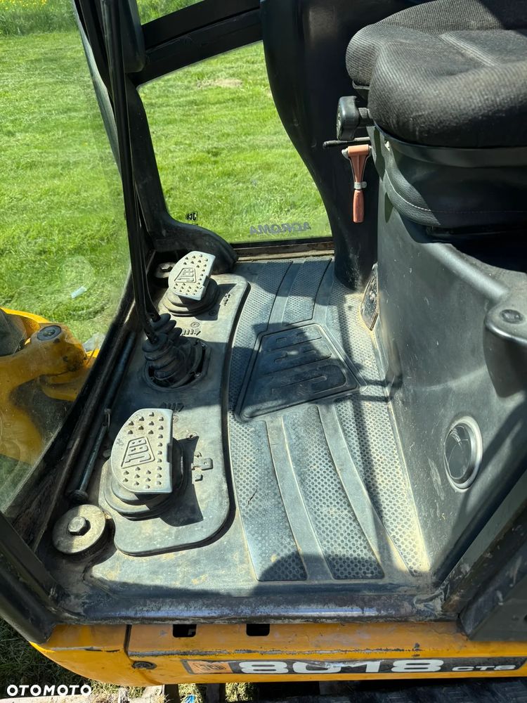 JCB 8018 - 6