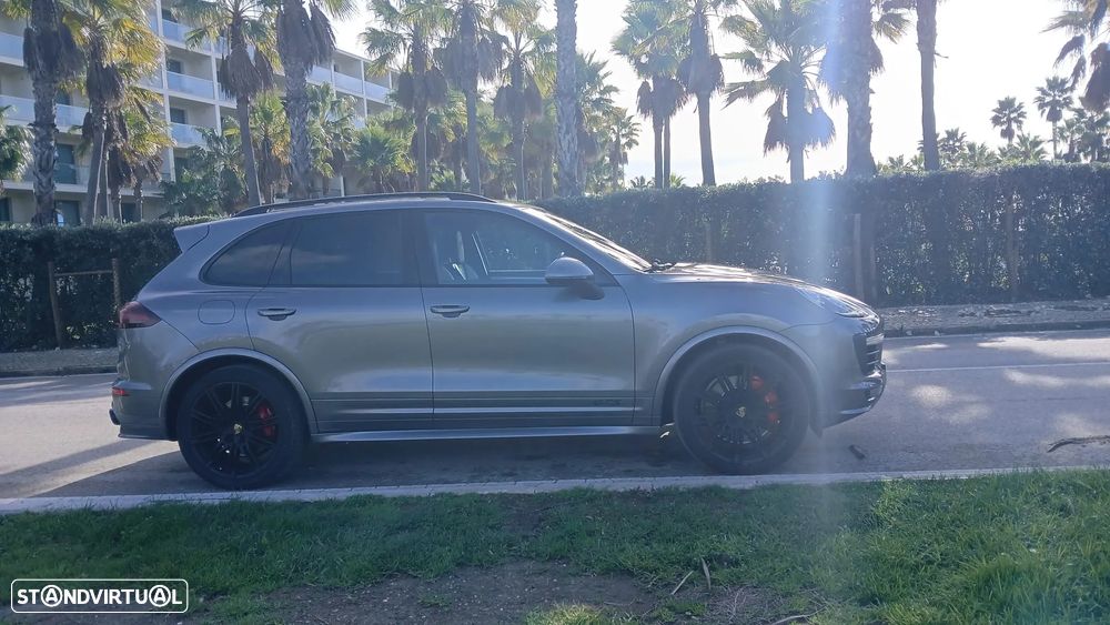 Porsche Cayenne GTS - 15