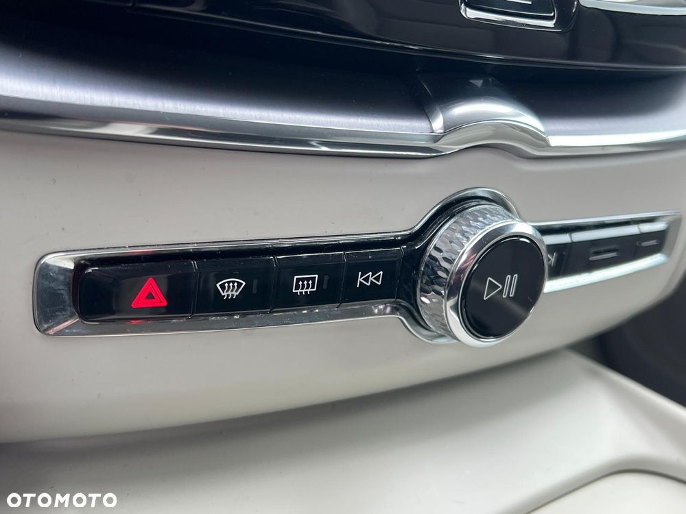 Volvo XC 60 B5 D AWD Geartronic Momentum Pro - 8