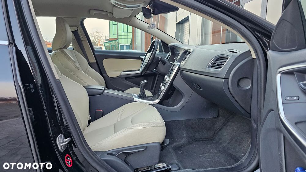 Volvo V60 D4 Drive-E Summum - 11