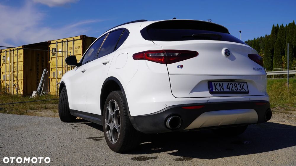 Alfa Romeo Stelvio - 10