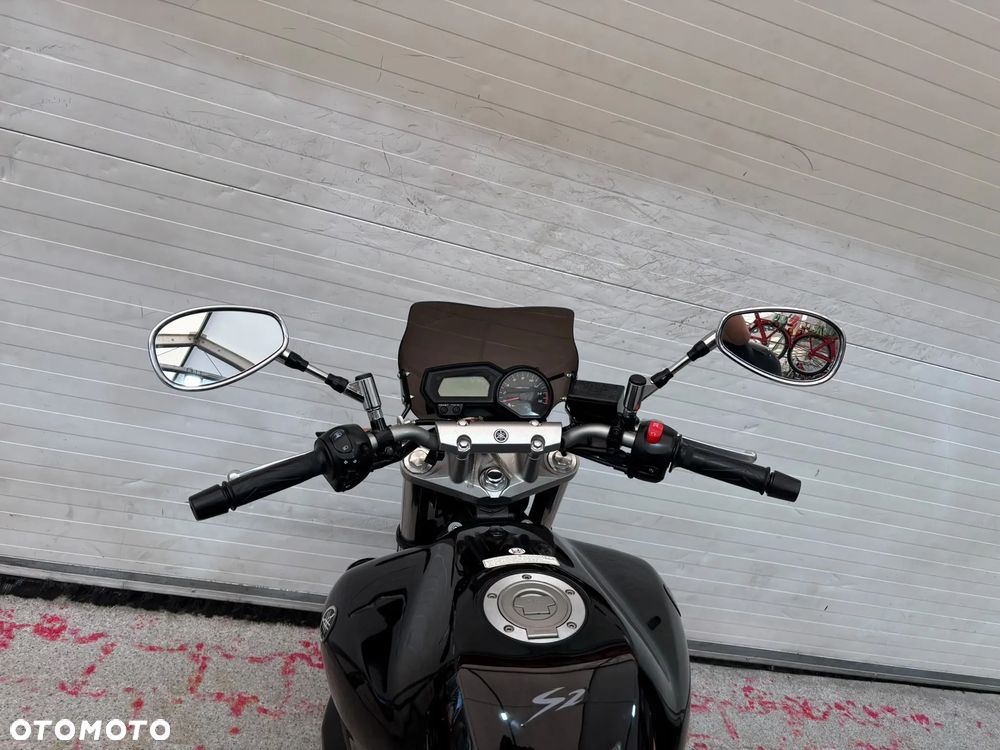 Yamaha FZ - 24