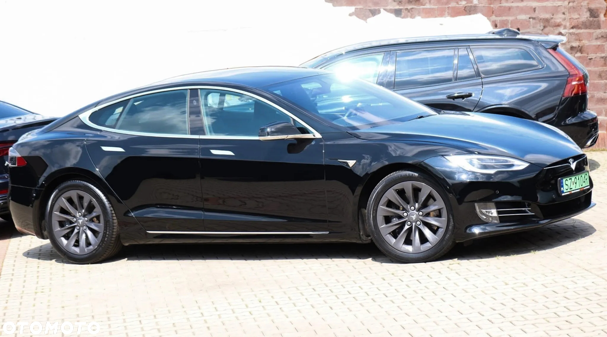 Tesla Model S Dual Motor Allradantrieb - 38