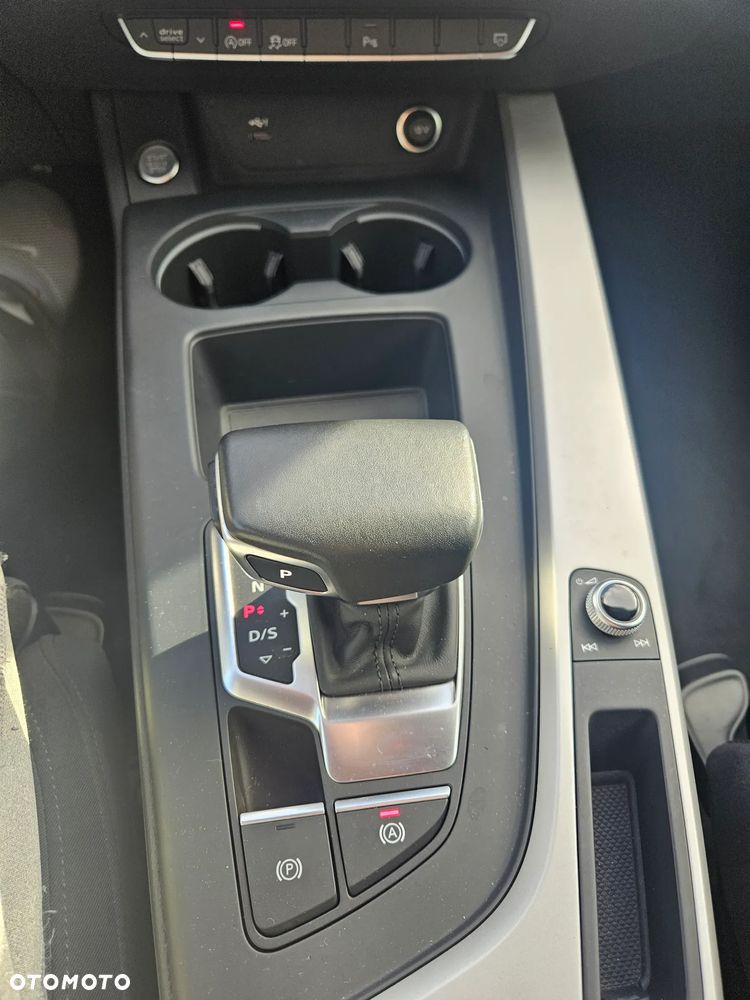 Audi A4 Avant 40 TFSI S tronic - 34