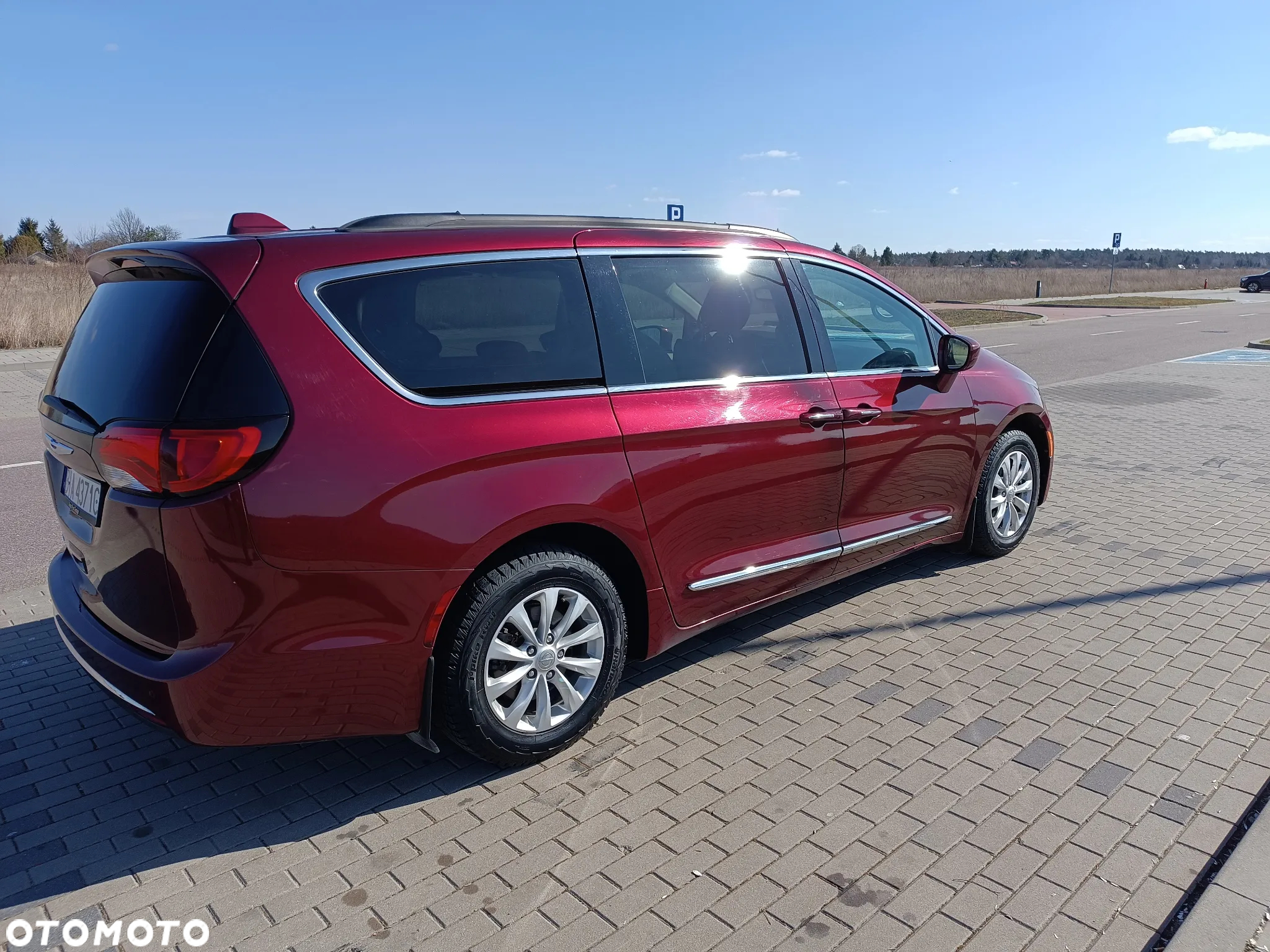 Chrysler Pacifica - 11