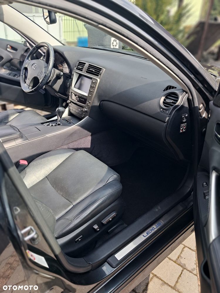 Lexus IS 250 Prestige - 11