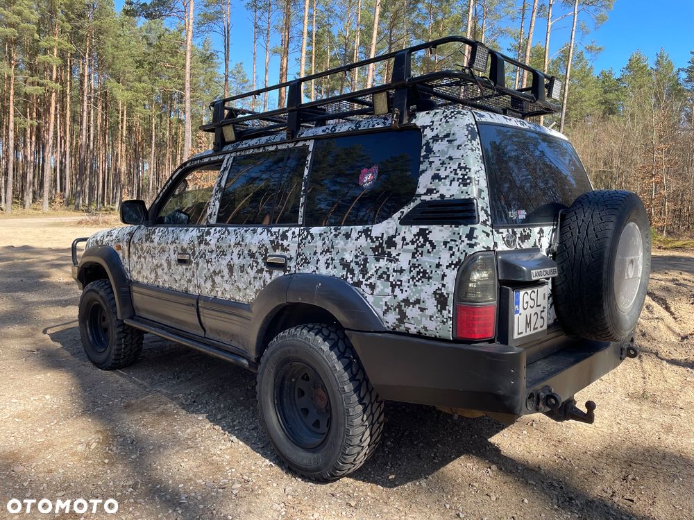 Toyota Land Cruiser - 4