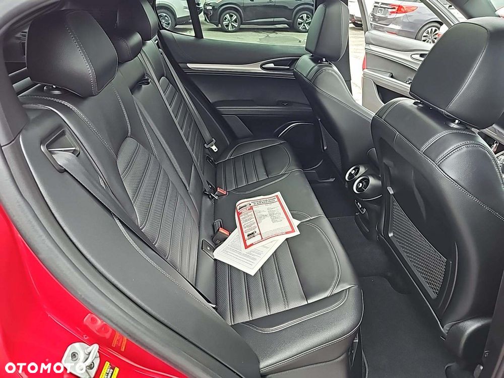 Alfa Romeo Stelvio 2.0 Turbo 16V AT8-Q4 Veloce Ti - 12
