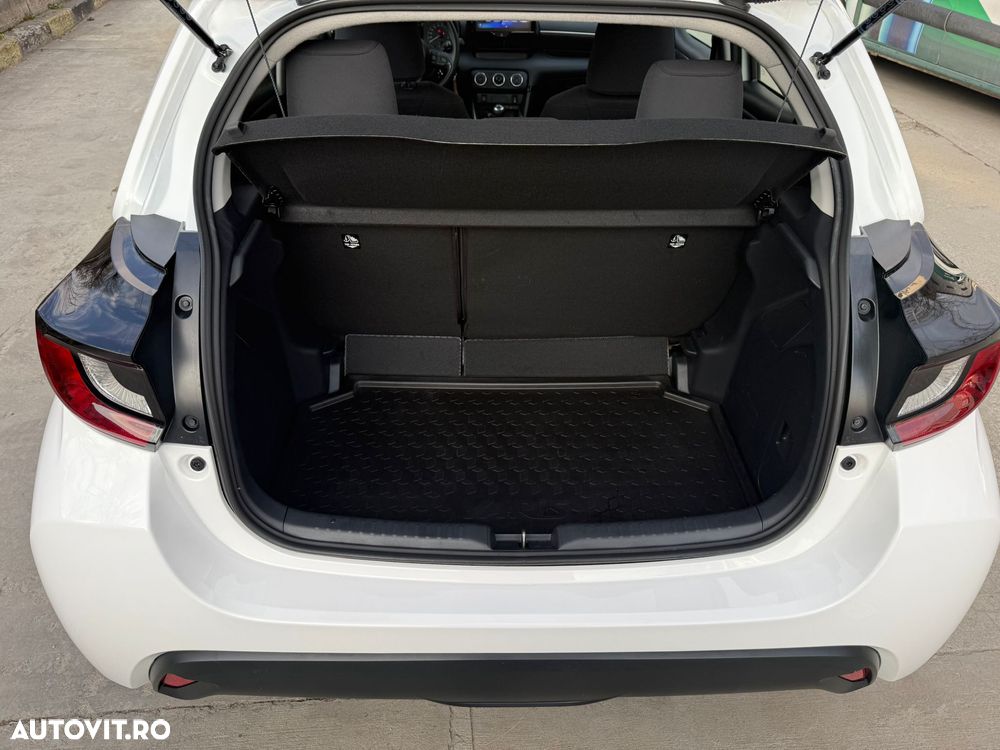 Toyota Yaris 1.5 MT Dynamic - 31