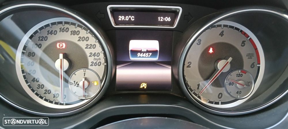 Mercedes-Benz GLA 180 - 18