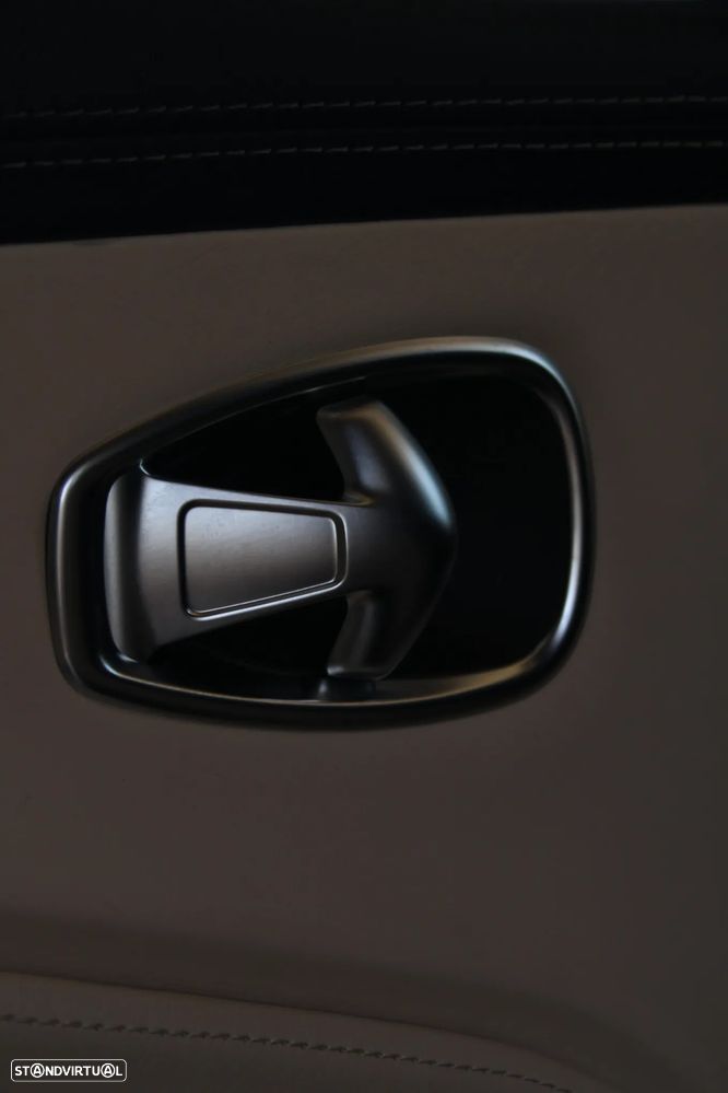 Aston Martin DBX Standard - 16