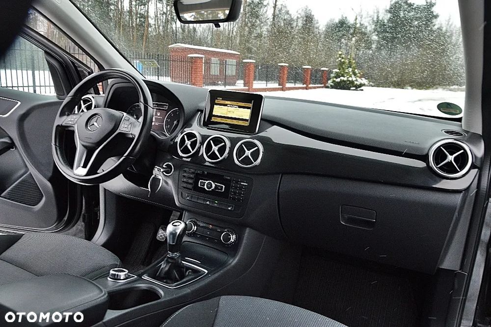 Mercedes-Benz Klasa B 180 BlueEFFICIENCY Edition - 19