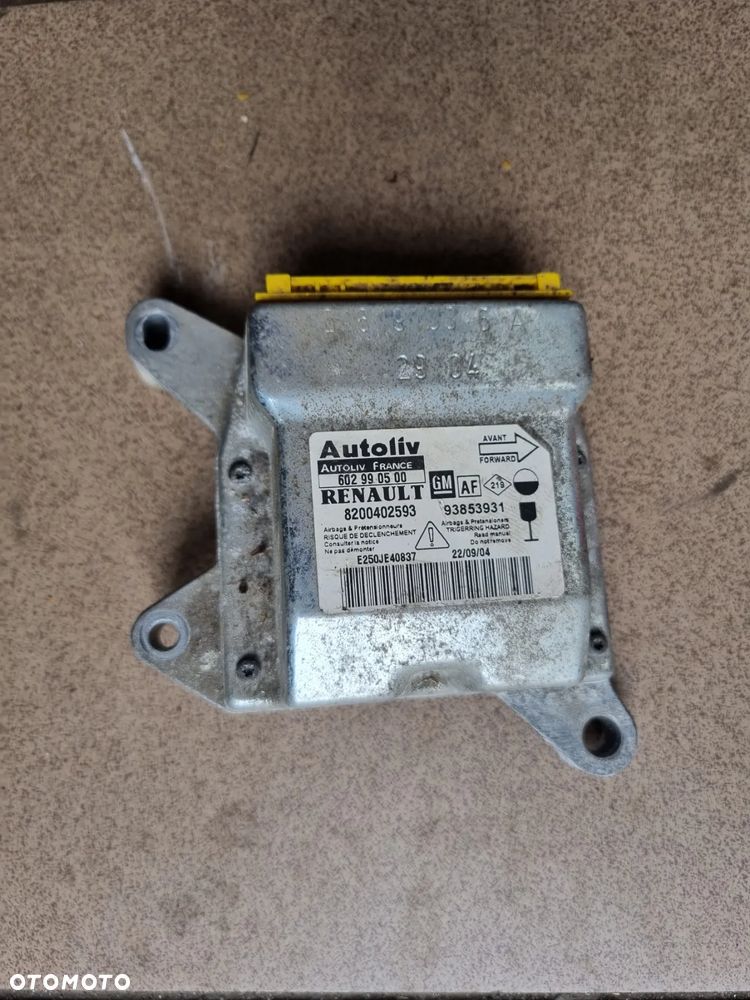 MODUŁ SENSOR AIRBAG TRAFIC VIVARO PRIMASTAR  01-06r.