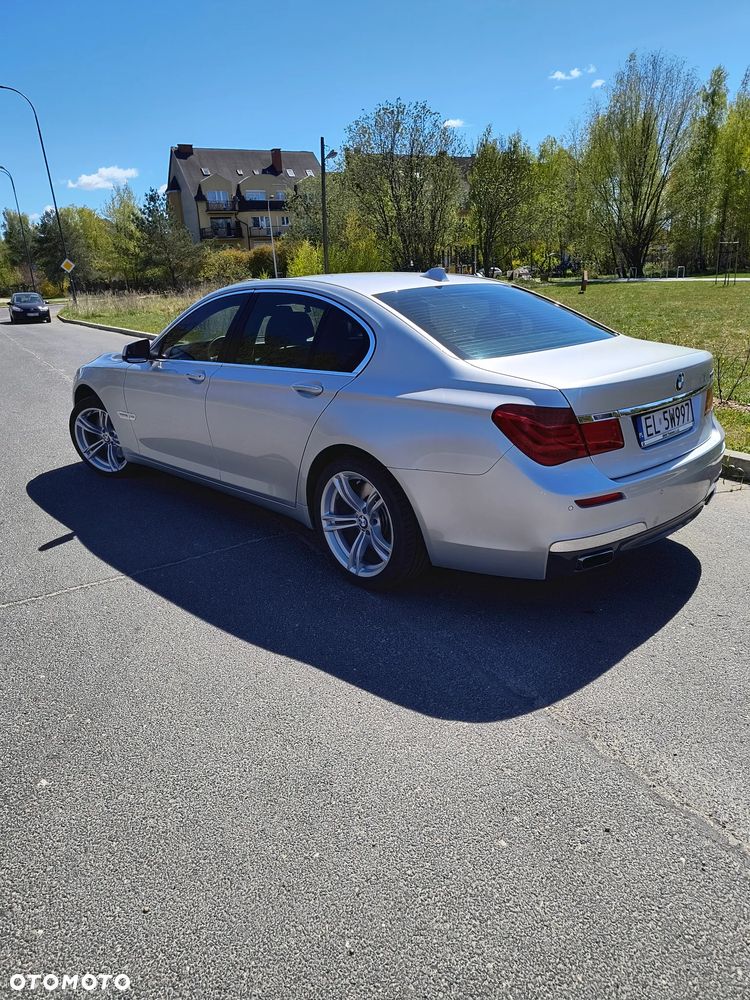 BMW Seria 7 750i xDrive - 4