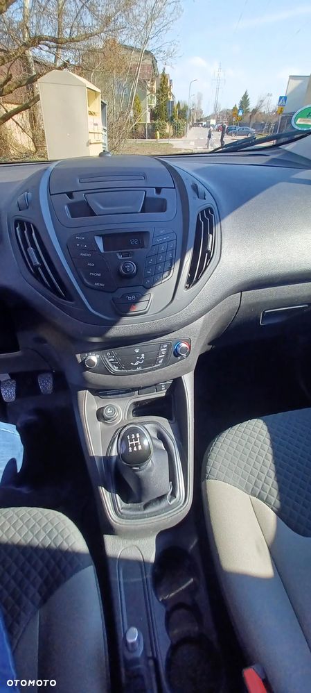 Ford Tourneo Courier 1.0 EcoBoost S&S Ambiente - 11