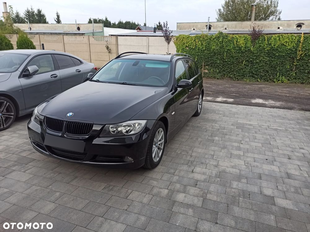 BMW Seria 3 318i - 3