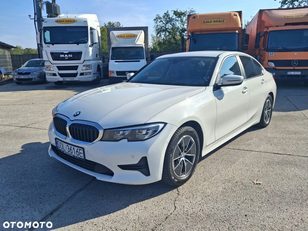BMW 318I 2020 photo 3