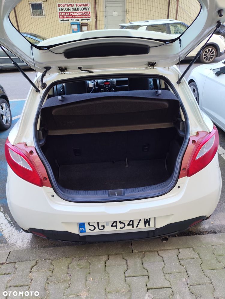 Mazda 2 - 4