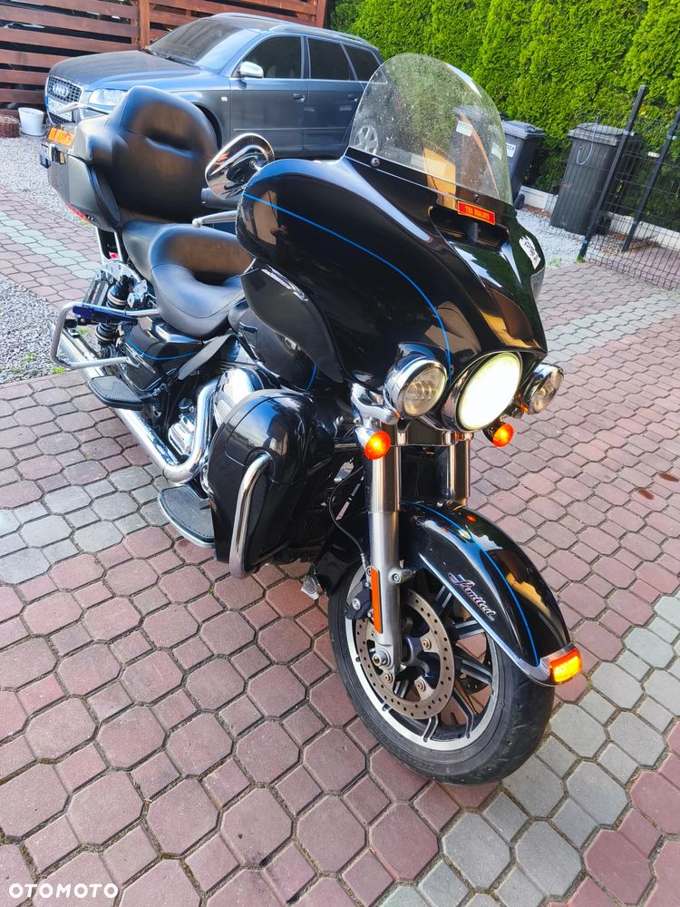 Harley-Davidson FLH Electra Glide - 29
