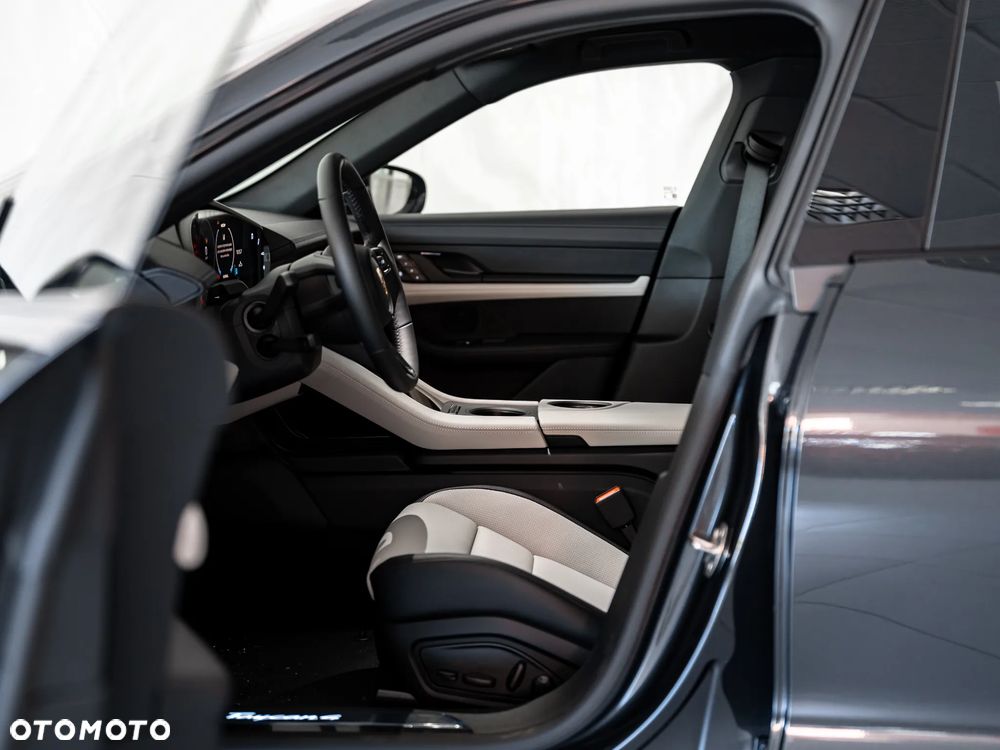 Porsche Taycan 105kWh 4 - 8