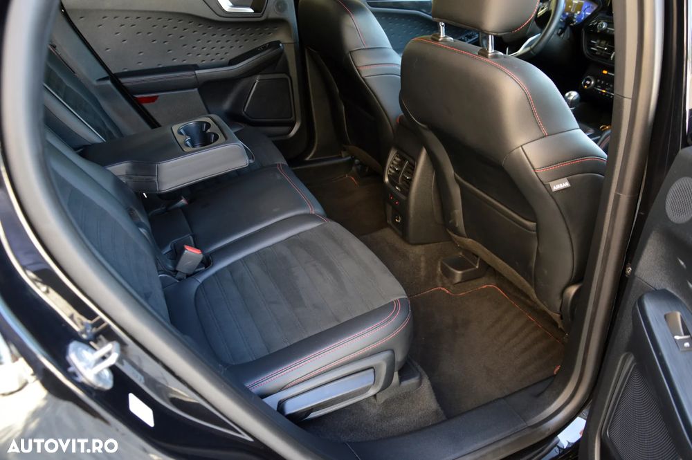 Ford Kuga 2.0 TDCi 2WD ST-Line - 26