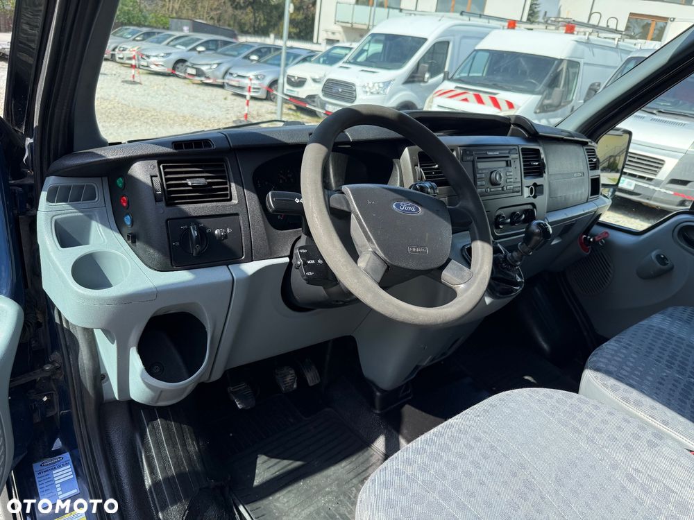 Ford Transit Furgon Brygadowy 6 os. 4x4 L3H2 2.2 TDCI 125KM 4x4 - 9