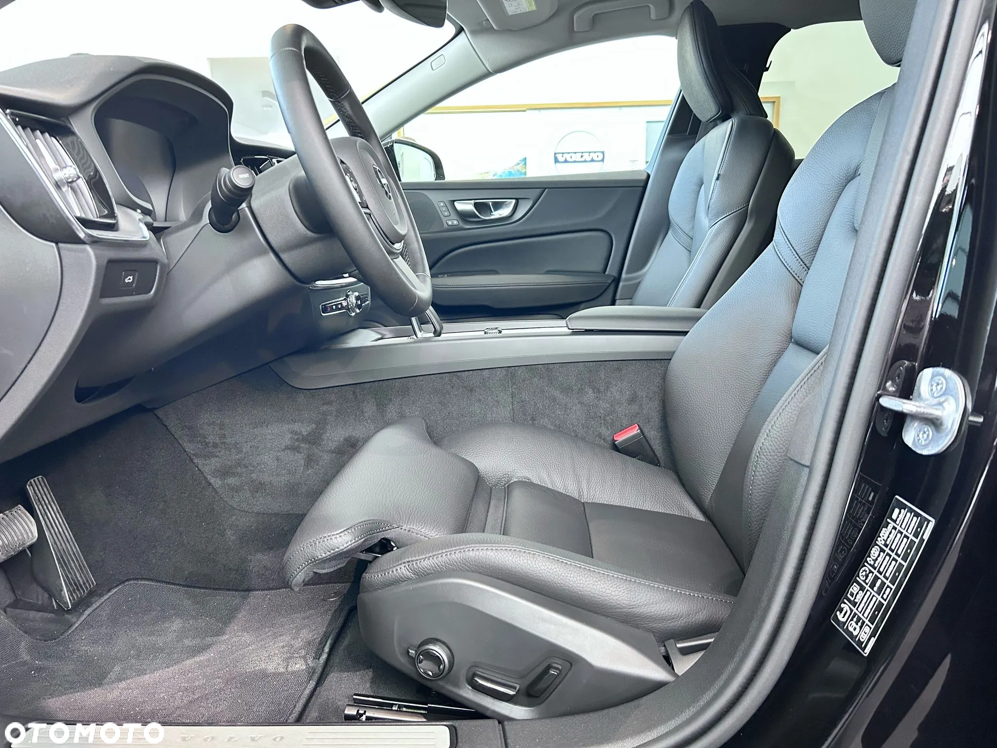 Volvo V60 B4 B Plus Dark - 9