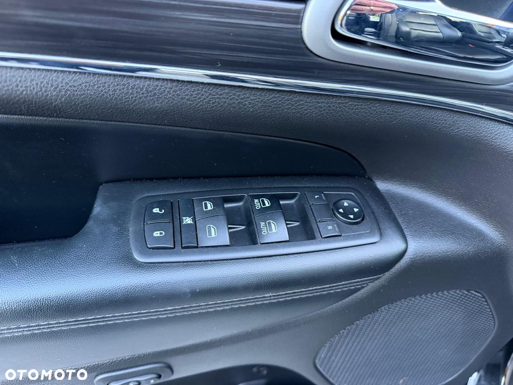 Jeep Grand Cherokee - 28