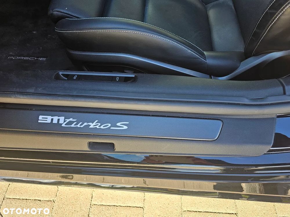 Porsche 911 Turbo S - 16