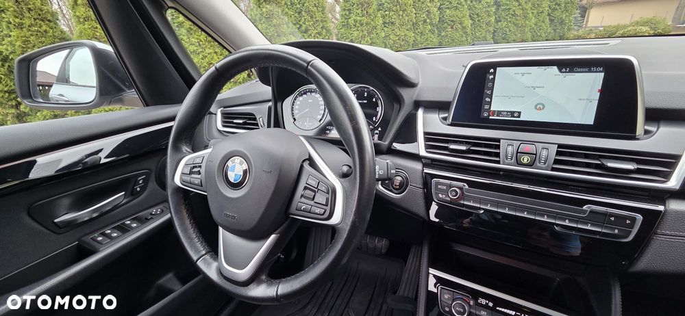 BMW Seria 2 220d xDrive - 11