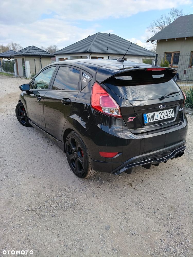 Ford Fiesta 1.6 EcoBoost ST - 4