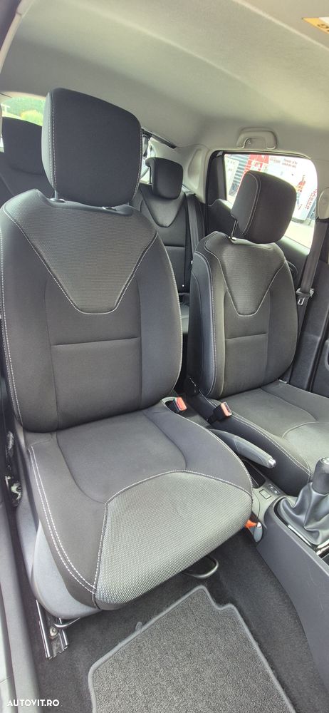 Renault Clio - 24