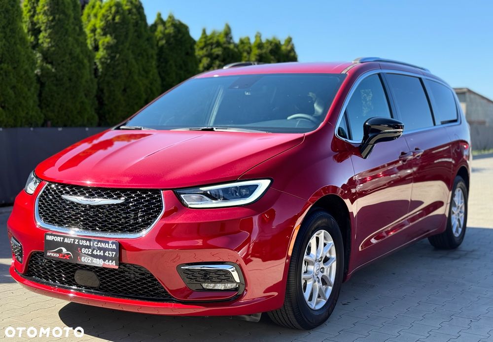 Chrysler Pacifica - 1