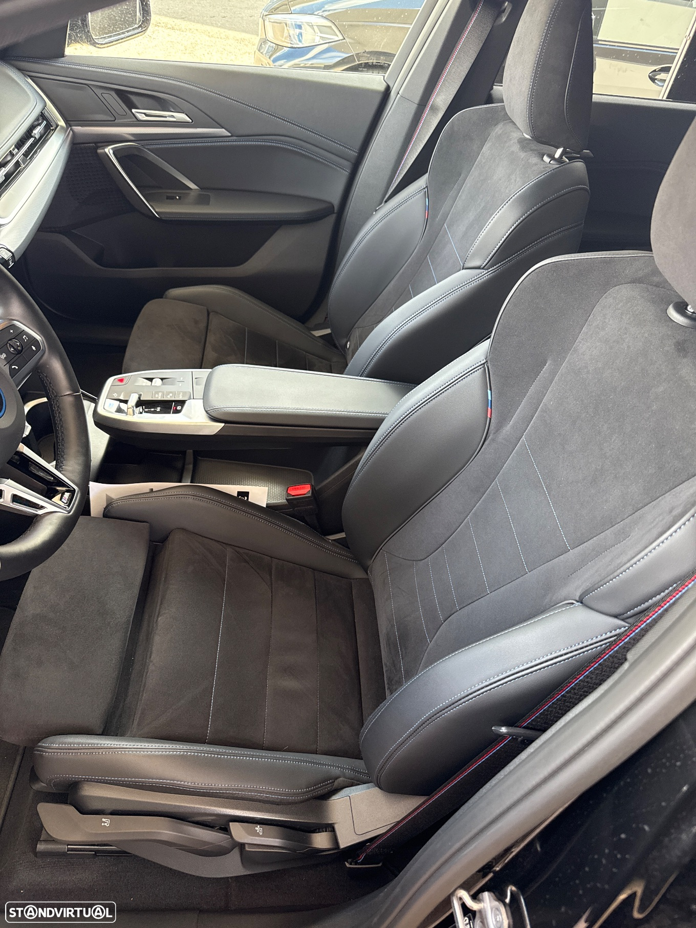 BMW iX1 xDrive30 Pack Desportivo M - 9