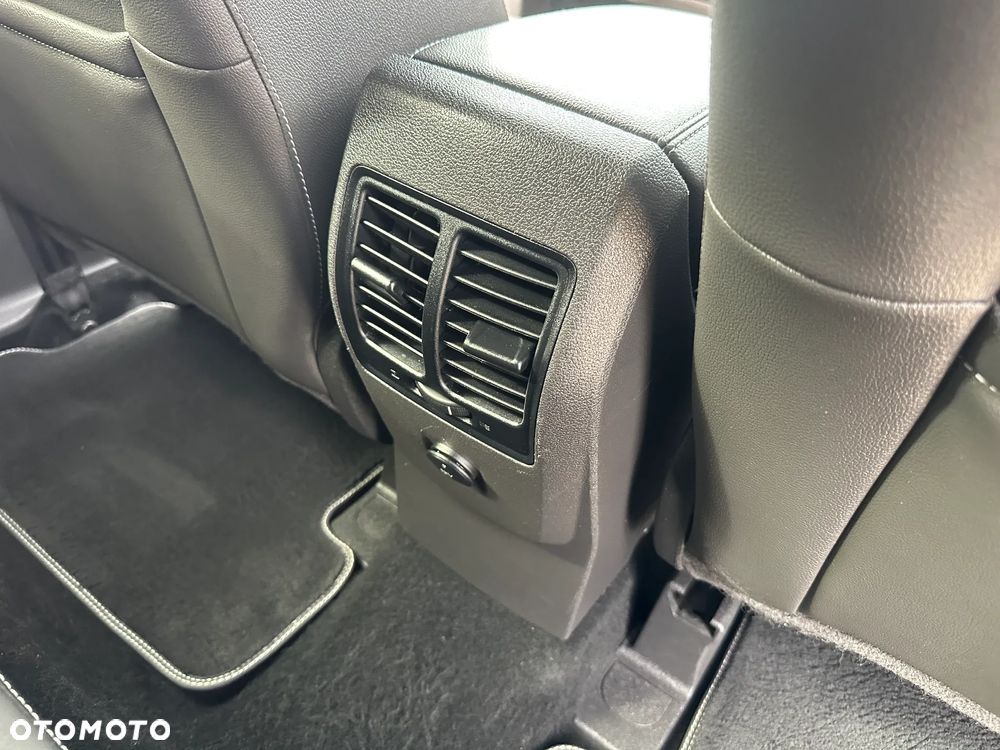 Ford Kuga 1.5 EcoBoost 2x4 ST-Line - 31