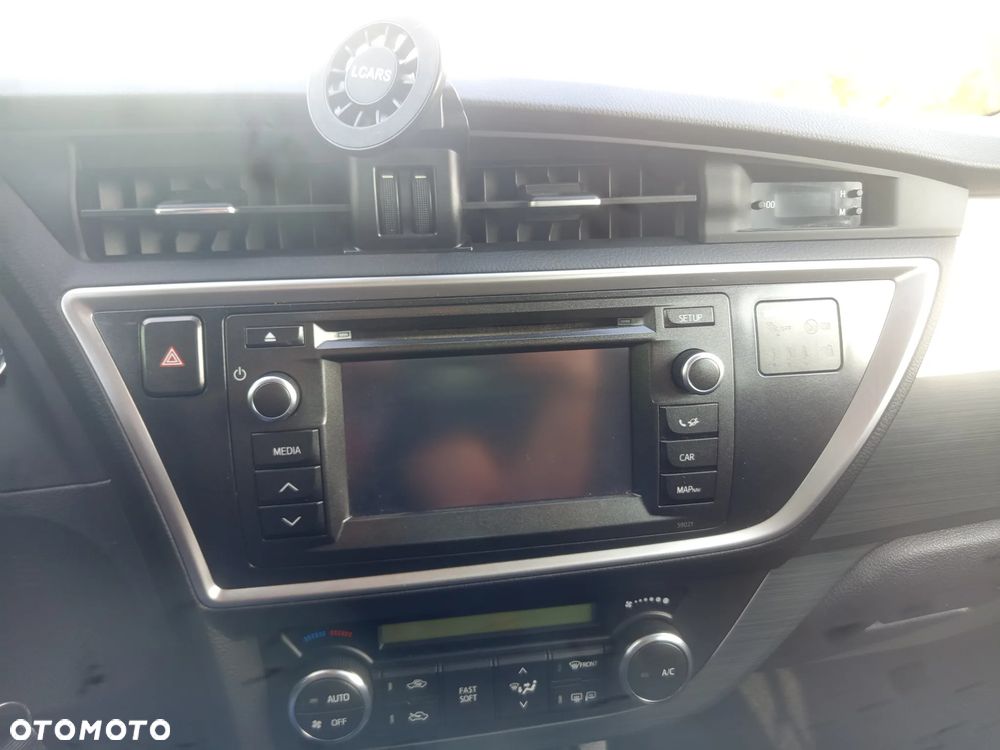 Toyota Auris - 16